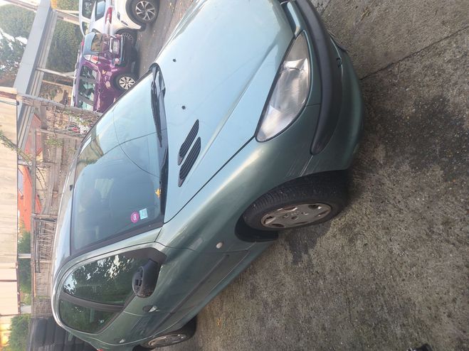 Peugeot 206 1.9 D XR 5P VERT de 2001