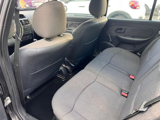 Renault Clio Renault Clio 1.5 DCI 65CH CONFORT PACK CLIM AUTHENTIQ NOIR de 2004