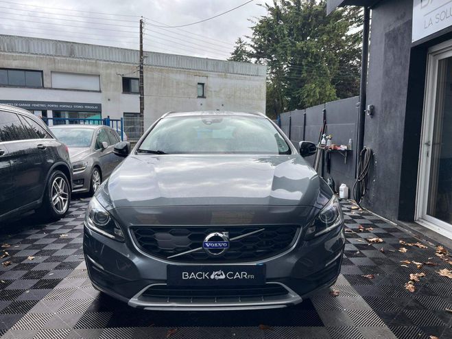 Volvo V60 Volvo V60 CROSS COUNTRY D4 AWD 190 ch Geartronic 6 GRIS FONCE de 2016
