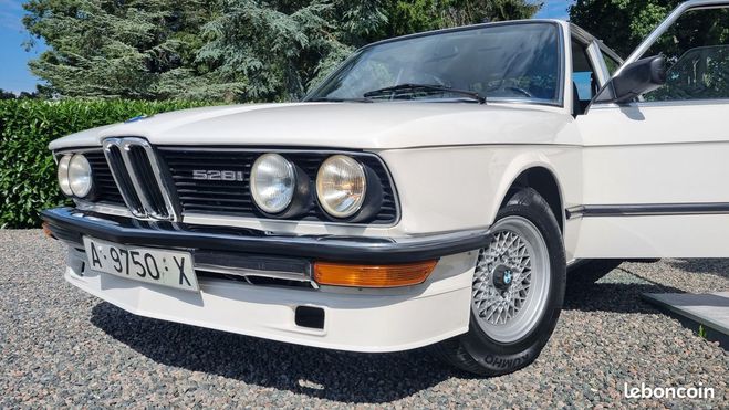 Cliquer pour voir la photo suivante BMW Serie 5 e12 528i 1ère main 146500km Blanc de 1980