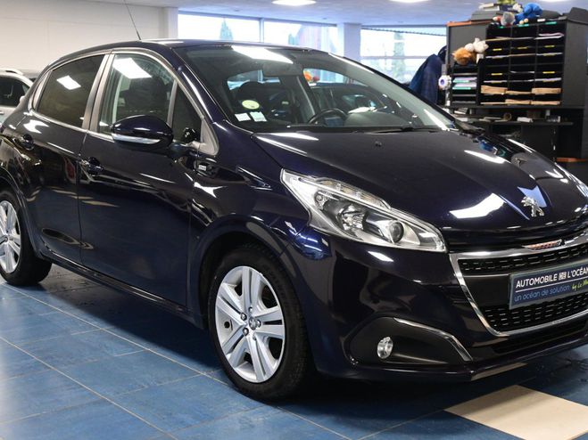 Peugeot 208 1.6 BlueHDi 100ch BVM5 Style Aubergine de 2017