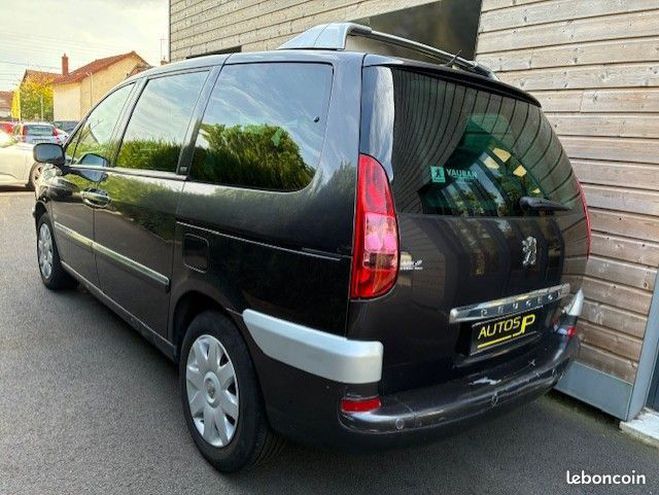 Peugeot 807 2.0 hdi 16v 120 confort Gris de 2008