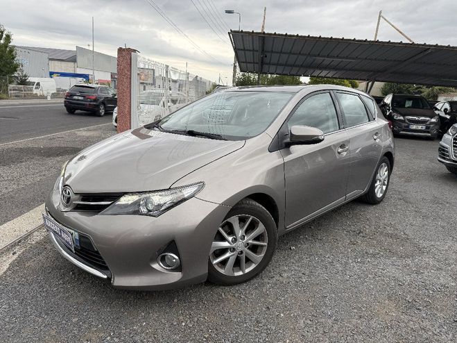 Toyota Auris 124 D-4D Dynamic Gris de 2014