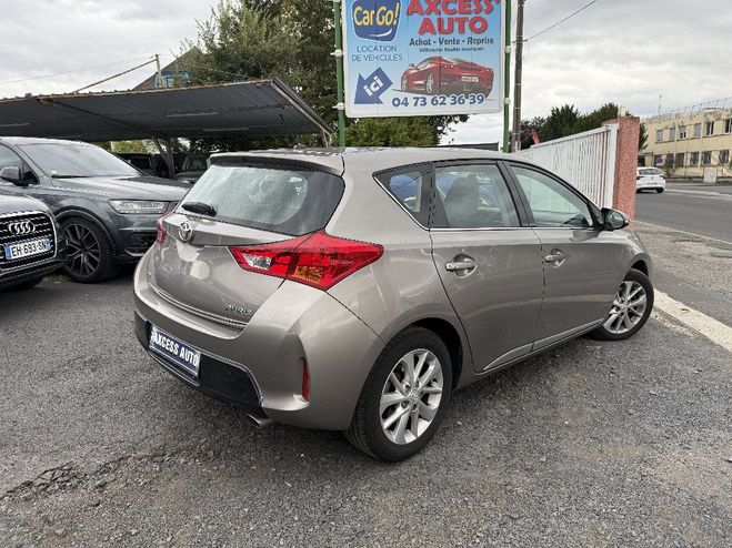 Toyota Auris 124 D-4D Dynamic Gris de 2014
