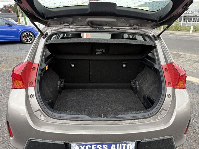 Toyota Auris 124 D-4D Dynamic Gris de 2014