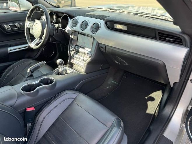 Ford Mustang v8 5.0 fastback 1ere main pack mremium 2 Argent de 2017