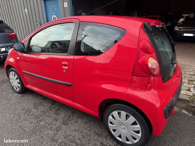 Peugeot 107 1L Essence 68CH Rouge de 2007