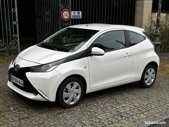  Voir détails -Toyota Aygo ii 1.0 vvt-i 4cv x-play 3p bva5 suivi co à Rueil-Malmaison (92)
