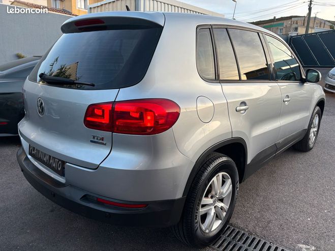 Volkswagen Tiguan (2) 2.0 TDI 110 Sportline Gris de 2012