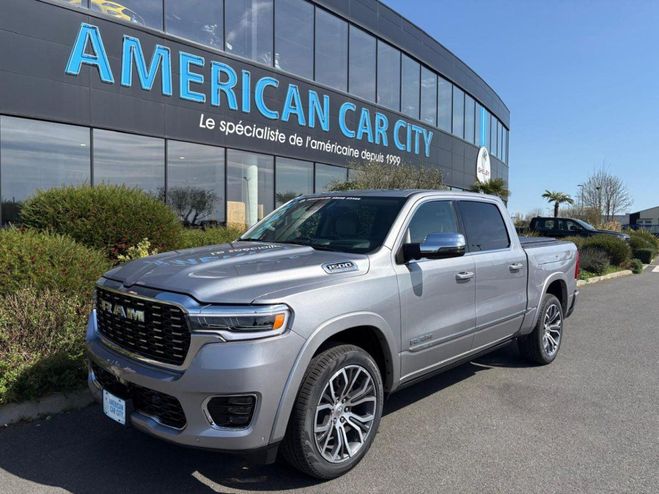 Dodge Ram 1500 CREW TUNGSTEN AIR RAMBOX HAYON MULT Gris clair de 2025