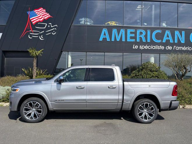 Dodge Ram 1500 CREW TUNGSTEN AIR RAMBOX HAYON MULT Gris clair de 2025