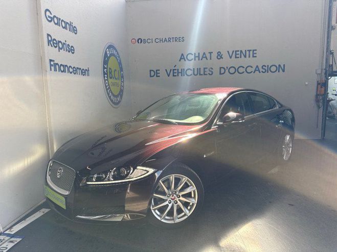 Jaguar XF 2.2 D 200CH LUXE Rouge de 2014