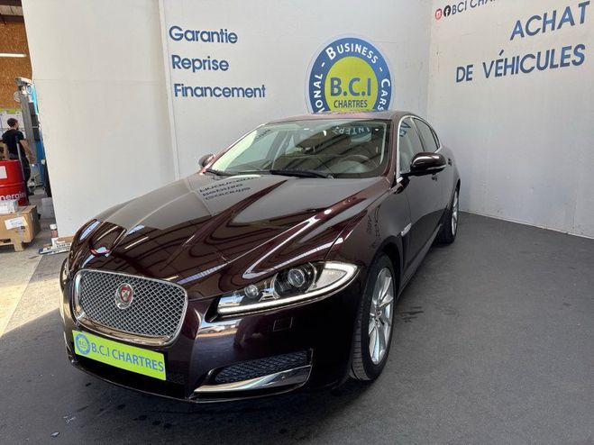 Jaguar XF 2.2 D 200CH LUXE Rouge de 2014