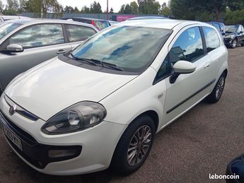  Voir détails -Fiat Grande Punto Belle 1.2 pack 2011 tbe revise reprise à Marly (57)