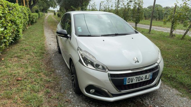 Peugeot 208 1.6 BLUEHDI 100CH GT LINE S&S 5P Blanc de 2015