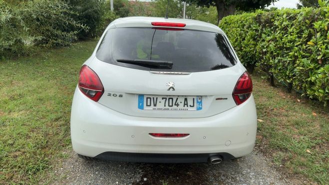 Peugeot 208 1.6 BLUEHDI 100CH GT LINE S&S 5P Blanc de 2015
