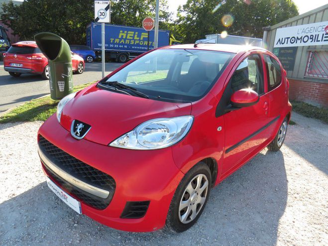 Peugeot 107 Phase 2 5 Portes 1.0 i 12V Blue Lion 68  Rouge de 2012