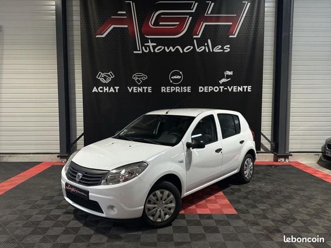 Dacia Sandero 1.2 16v 75ch Blanc de 2012