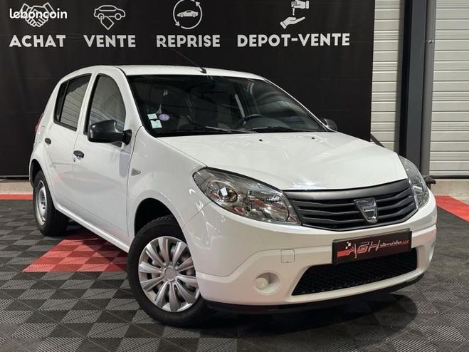 Dacia Sandero 1.2 16v 75ch Blanc de 2012