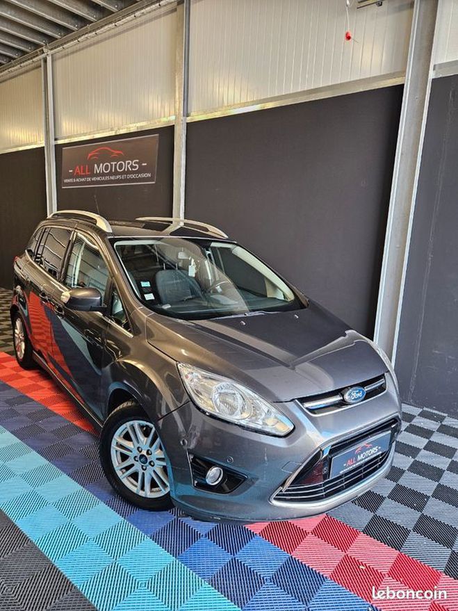 Ford grand C Max c 7 places 1.6 tdci 115ch Gris de 2014