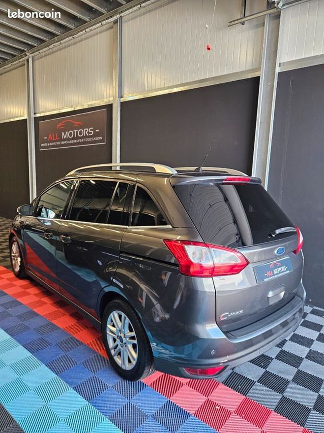 Ford grand C Max c 7 places 1.6 tdci 115ch Gris de 2014