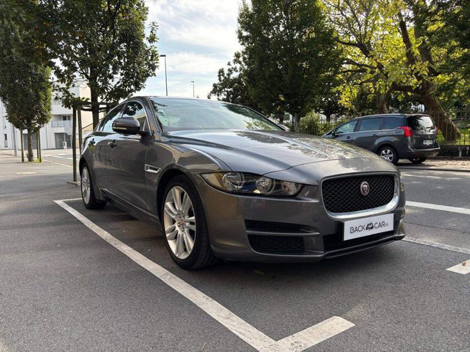 Jaguar XE 2.0 D - 180 ch BVA Pure GRIS FONCE de 2016