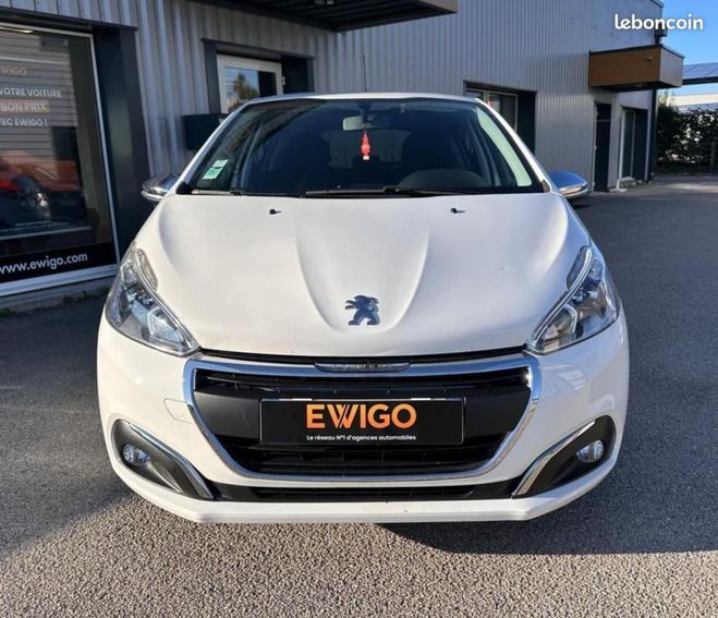 Peugeot 208 GENERATION-I 1.2 PURETECH 82ch STYLE Dis Blanc de 2017
