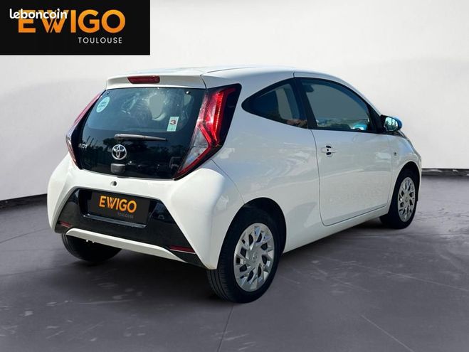Toyota Aygo 1.0 VVTI 70CH X-PLAY Blanc de 2019