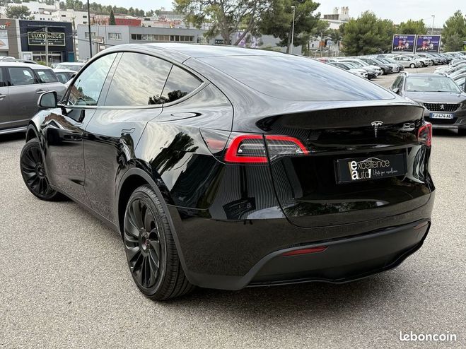 Tesla Model Y STANDARD RWD Noir de 2023