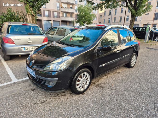 Cliquer pour voir la photo suivante Renault Clio Estate 1.2 TCe 100ch Dynamique Noir de 2008