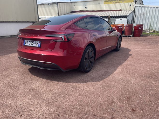 Tesla Model 3  ROUGE / INTRIEUR BLANC   de 2024