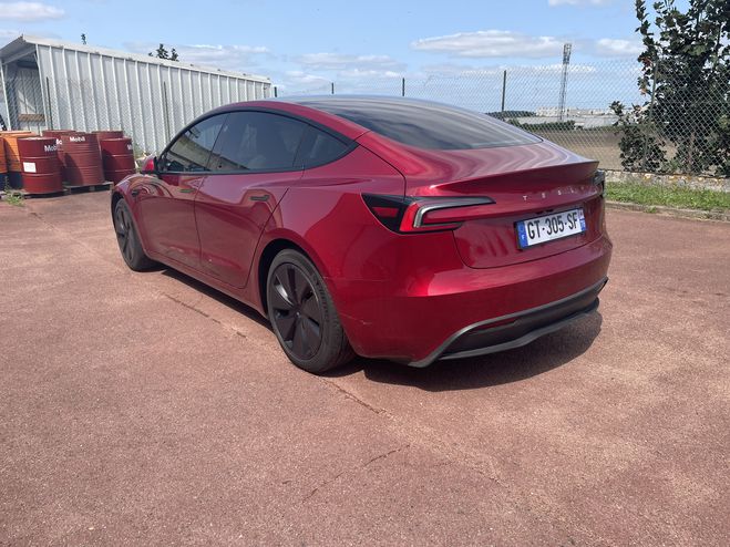 Tesla Model 3  ROUGE / INTRIEUR BLANC   de 2024