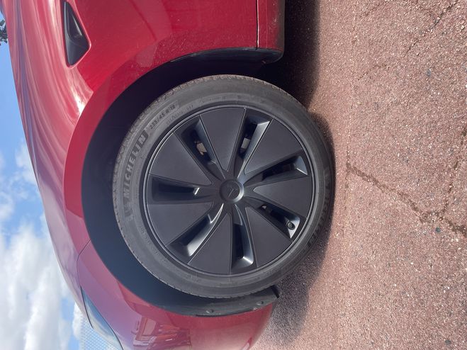 Tesla Model 3  ROUGE / INTRIEUR BLANC   de 2024