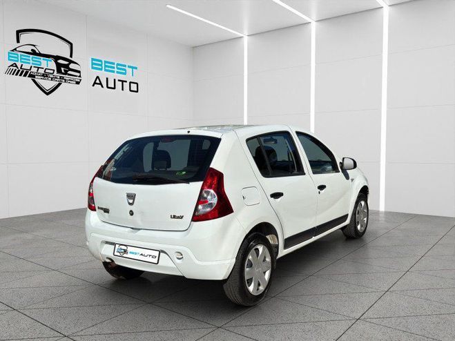 Dacia Sandero 1.2 16V 75CH LAUREATE Blanc de 2010