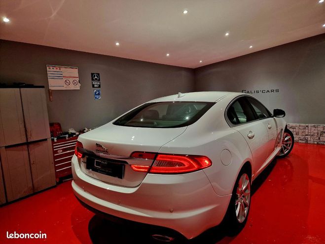 Jaguar XF 2.2 200 CH BVA8 Luxe Premium Blanc de 2016