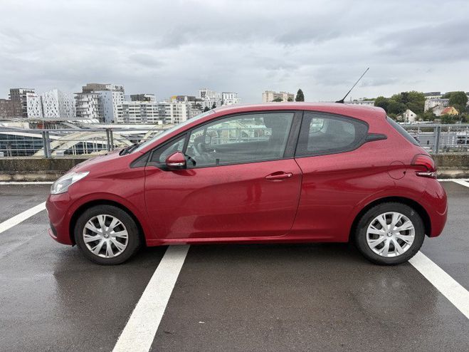 Peugeot 208 1.2 PURETECH 82CH ACTIVE 3P Rouge de 2016