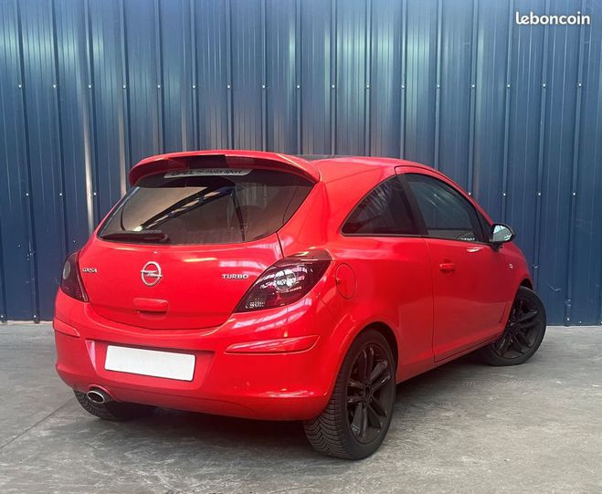 Opel Corsa Opel Corsa 100 ch Essence Color Edition Toit ouvran Rouge de 2013