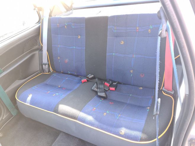 Citroen Saxo 1.1 BIC 4CVX 1990E Gris clair de 2001