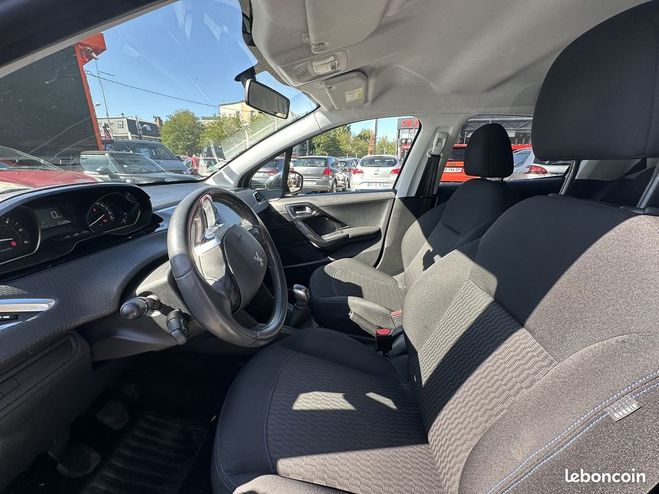 Peugeot 208 1.6 BLUEHDI 100CH STYLE 5P Gris de 2017