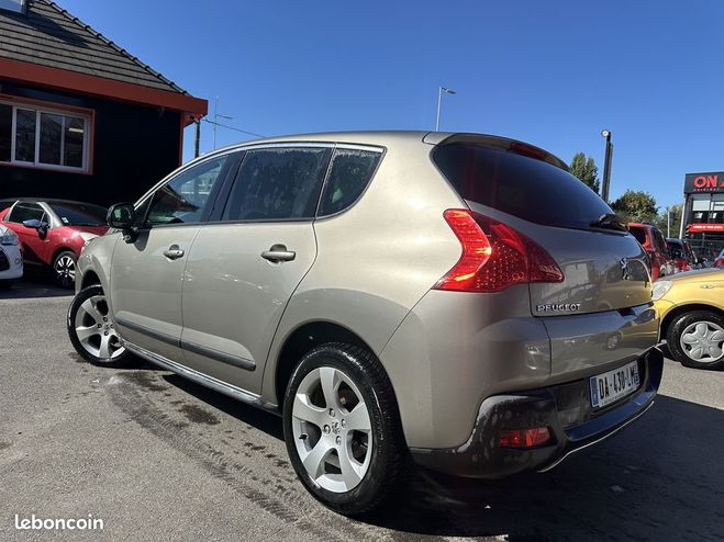 Peugeot 3008 1.6 HDI115 FAP STYLE III Gris de 2013