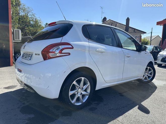 Peugeot 208 1.2 VTI STYLE 5P Blanc de 2014