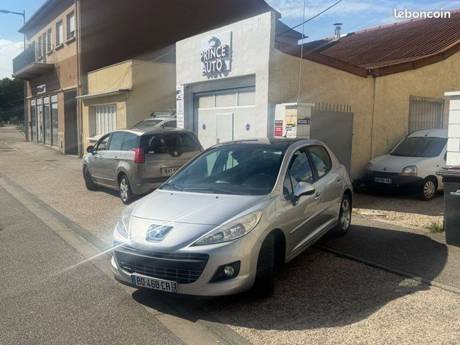Peugeot 207 1.6 hdi 92 ch fline Gris de 2011