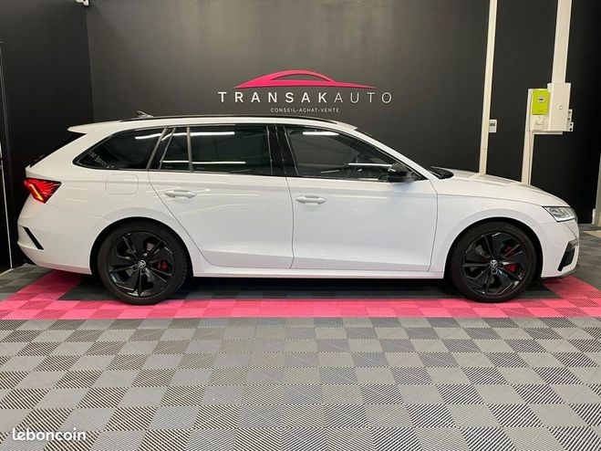 Skoda Octavia Combi 2.0 TSI 245 ch DSG7 RS PREMIERE MA Blanc de 2023