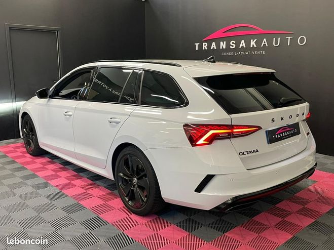 Skoda Octavia Combi 2.0 TSI 245 ch DSG7 RS PREMIERE MA Blanc de 2023