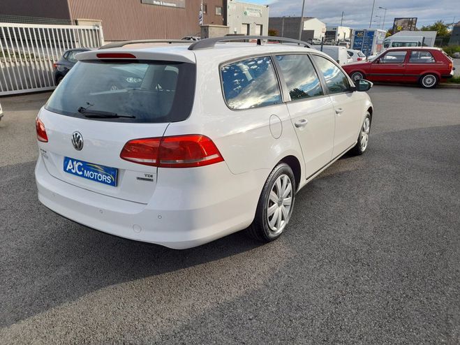 Volkswagen Passat SW 1.6 TDI 105CH BLUEMOTION TECHNOLOGY F Blanc de 2012