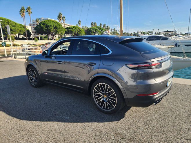 Porsche Cayenne III COUPE 3.0 V6 E-HYBRID 462 Gris Fonce de 2020