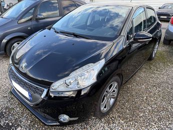  Voir détails -Peugeot 208 1.6 VTi Allure 5p à Saint-Priest (69)