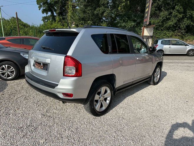 Jeep Compass (2) 2.2 CRD 163 SPORT 4X4 GRIS de 2011