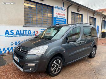 Voir détails -Citroen Berlingo bluehdi 120ch xtr s&s 5places à  Le Coteau (42)