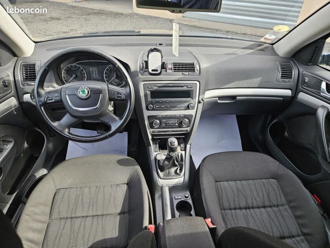 Skoda Octavia phase 2 1.6 tdi 105 cv business Gris de 2011